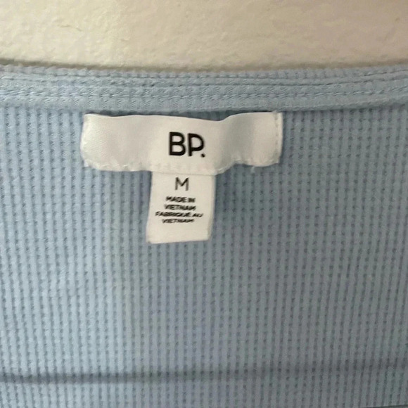 Bp flirty tie crop top size Medium - Picture 5 of 6